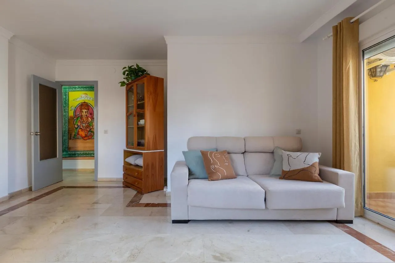 Luminoso Apartamento De Dos Habitaciones Con Terraza Y Parking En El Centro Malaga Apartment